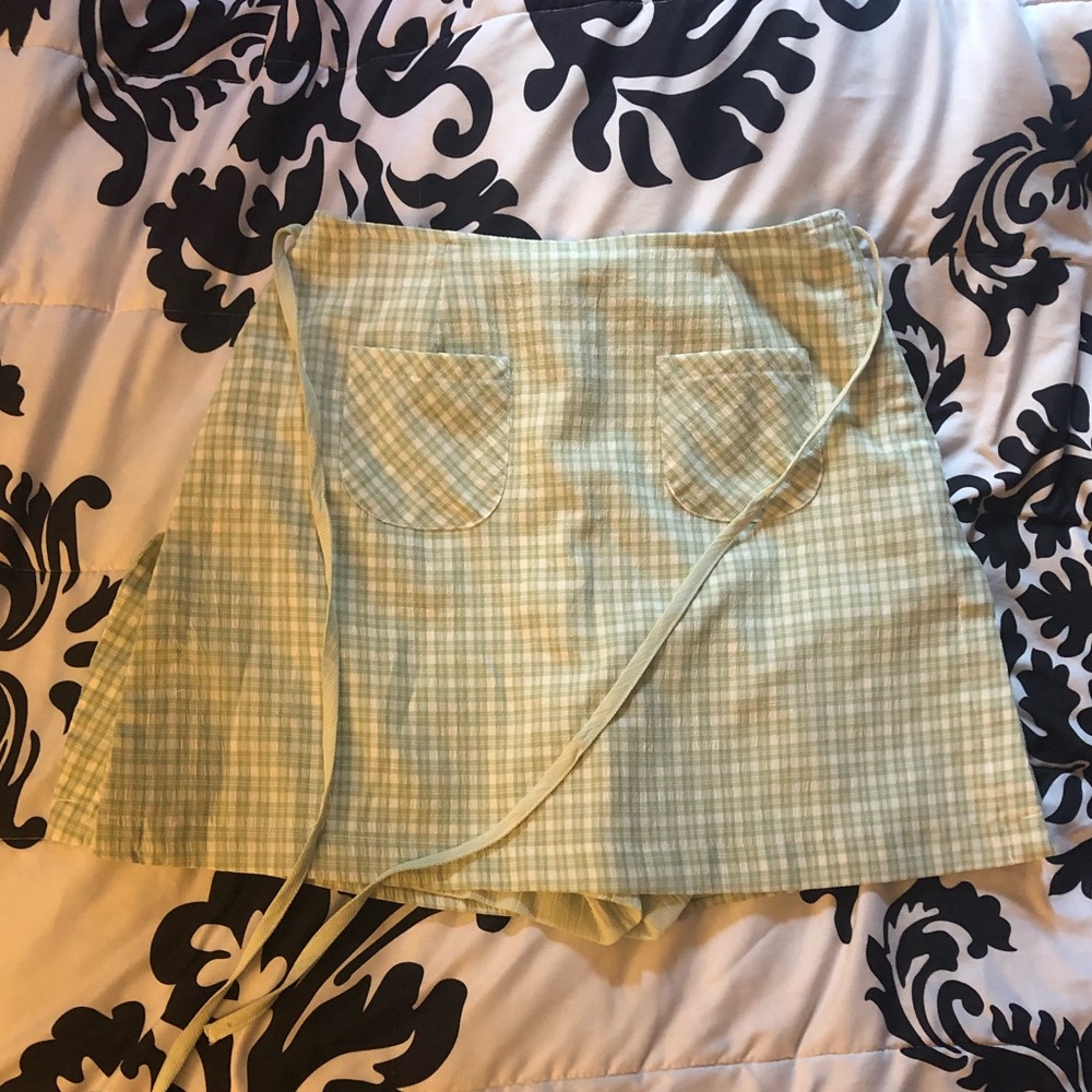 Laura Tyler Green & White Skort